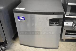 2017 Manitowoc IR0520A-161 stainless steel ice machine head, 115V, 1 phase, with control panel. Clean and good condition.