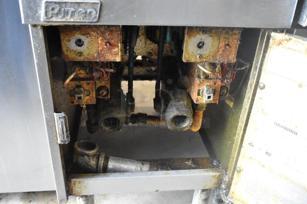 Pitco Frialator SG14T deep fryer, stainless steel, floor style, natural gas, 100,000 BTU, 2 metal fry baskets, visible wear.