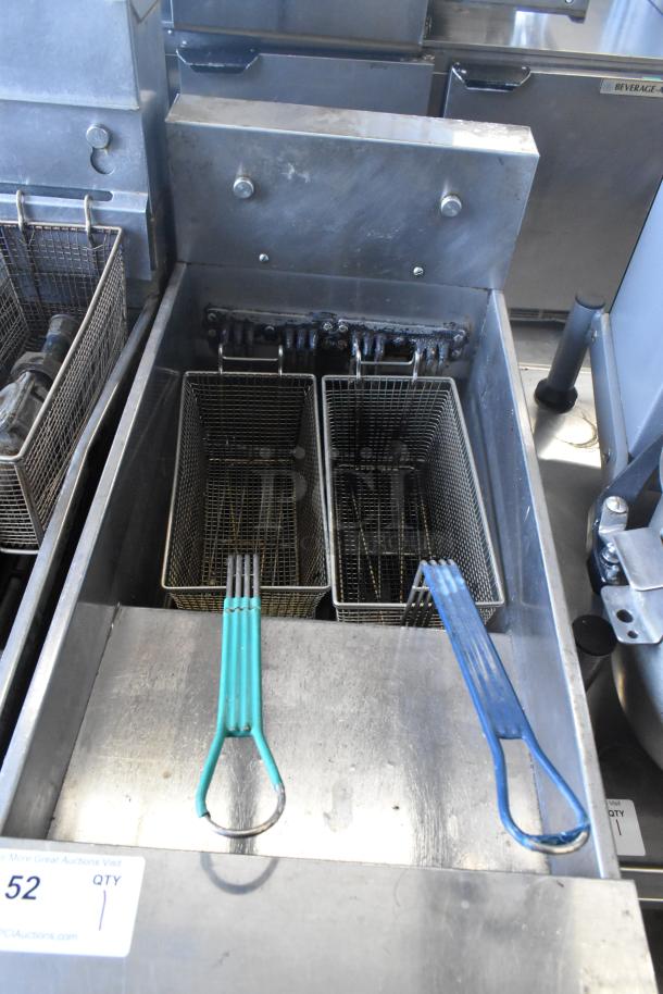 2018 Pitco Frialator SE14 stainless steel electric deep fryer with 2 metal baskets, 208V, 3 phase, commercial use.