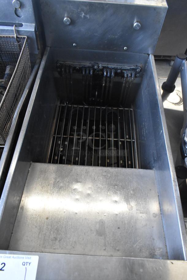 2018 Pitco Frialator SE14 stainless steel commercial deep fat fryer, electric powered, includes 2 metal fry baskets.