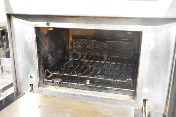 2022 Merrychef eikon e4 rapid cook oven, stainless steel, electric, 208/240V, 1 phase, commercial-grade, interior view.