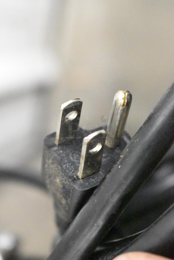 Close-up of a power plug for the 2021 Jun-Air 86R-3MN1-DSBHH Nitro Brew Nitrogen Generator, 120V, 1 phase.