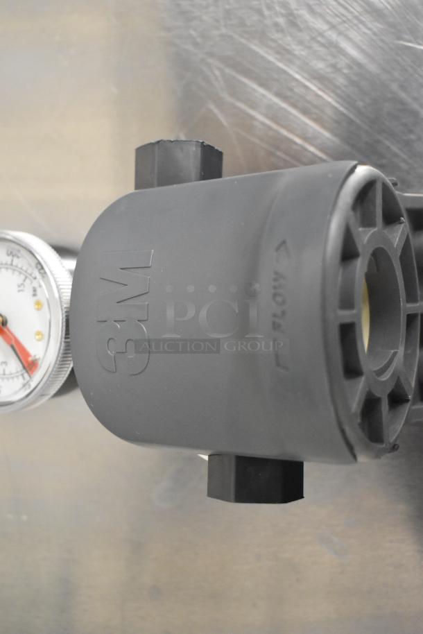 BRAND NEW 3M Water Filtration 6213001 Valve-in-Head Filter Head with Gauge. Gray, slight scratches noted.