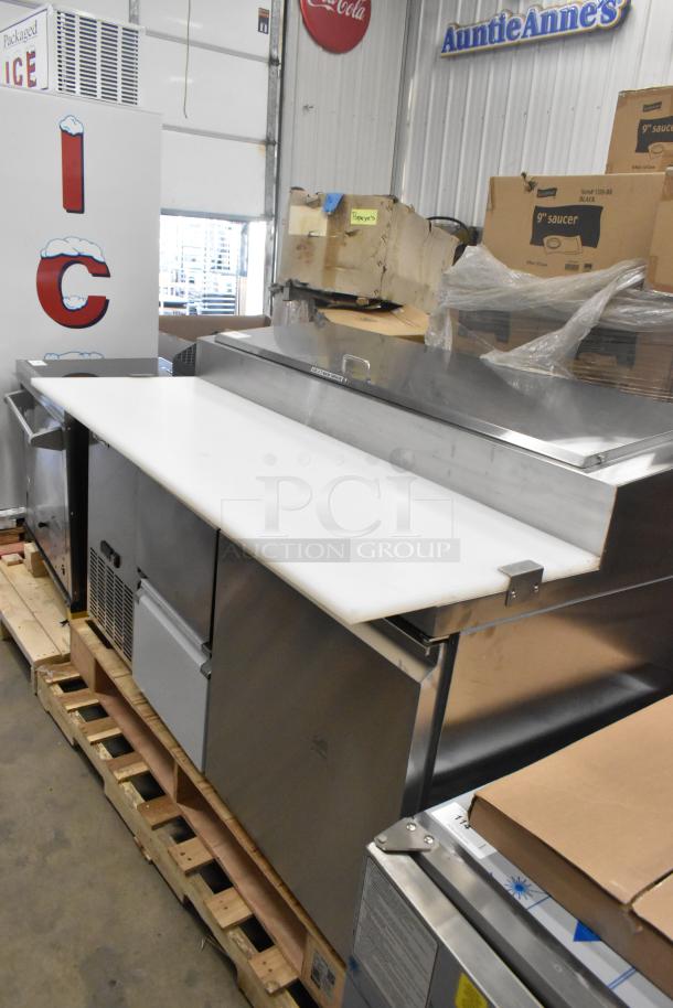 Brand new 2025 Avantco 178SSPPT260 stainless steel pizza prep table, 2 drawers, door, 115V, scratch and dent condition.