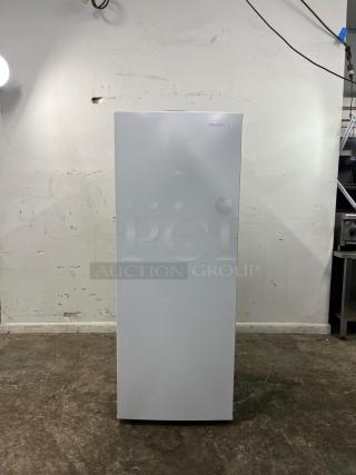 Insignia™ 7 Cu. Ft. Upright Convertible Freezer (model NS-UZ70WH4) is a versatile and energy-efficient appliance that can function as either a freezer or a refrigerator. It is designed to operate in a wide range of ambient temperatures, - Item #1223924