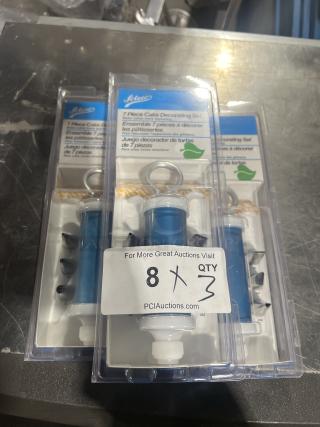 ATECO 7-piece cake decorating set, new in packaging. Includes 3.5 oz syringe, 6 stainless steel piping tips.