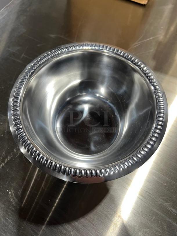 Adcraft SIB40 commercial ice/relish bowl, stainless steel, 40 oz, new condition, decorative rim detail.