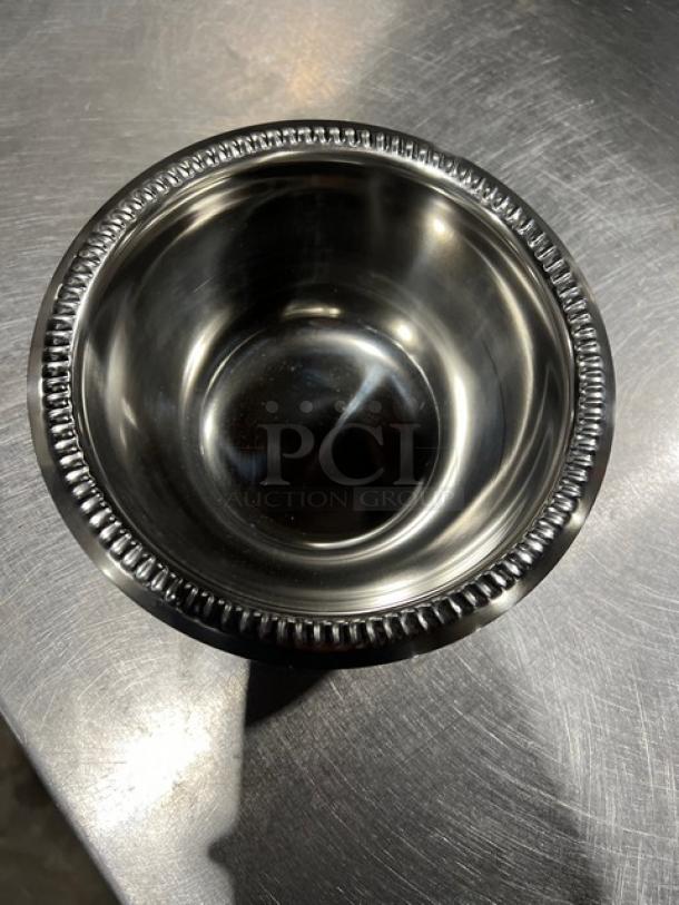 Adcraft SIB-40 stainless steel ice/relish bowl, 40 oz, new condition, features decorative rim, perfect for commercial use.