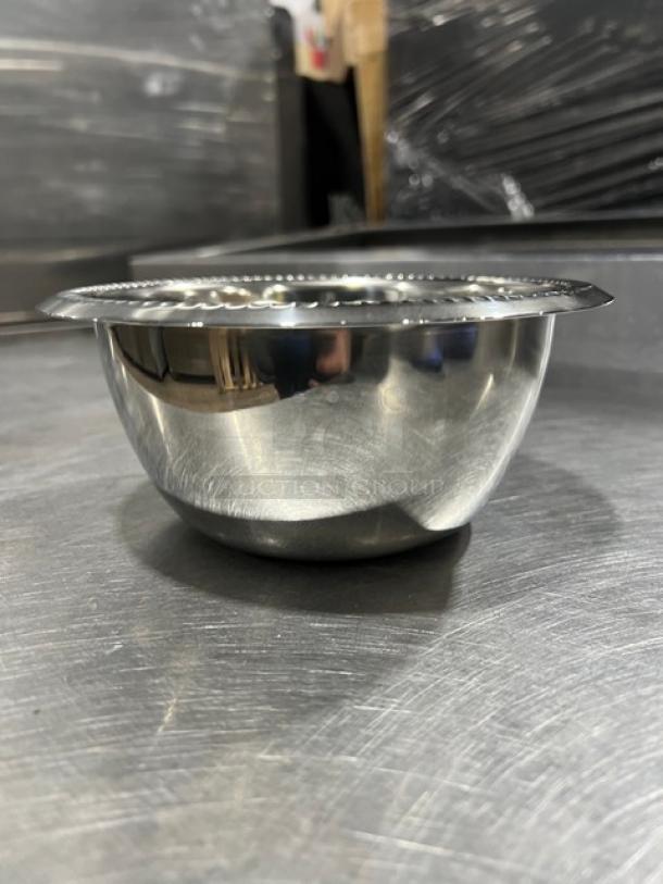 Adcraft SIB-40 stainless steel ice/relish bowl, 40 oz, commercial grade, new condition, reflective finish.