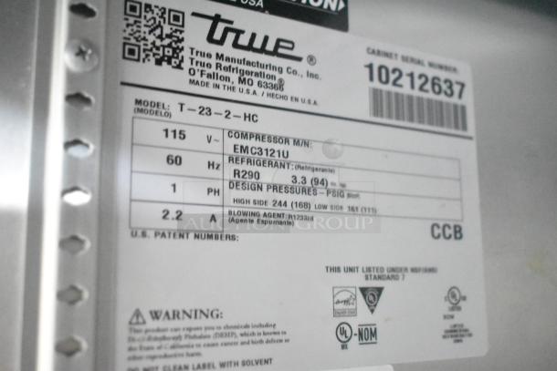 True Manufacturing label showing model T-23-2-HC, refrigerant R290, and serial number 10212637. Made in the USA.