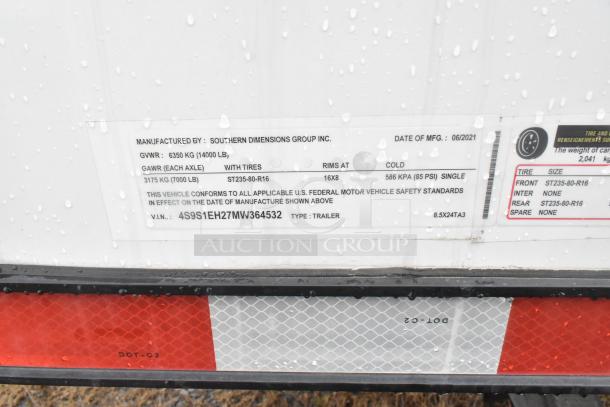 Label on Southern Dimensions 24' trailer, manufactured 06/2021. Includes GVWR 6350 kg, VIN 4S9S1EH27MW364532. Commercial use.