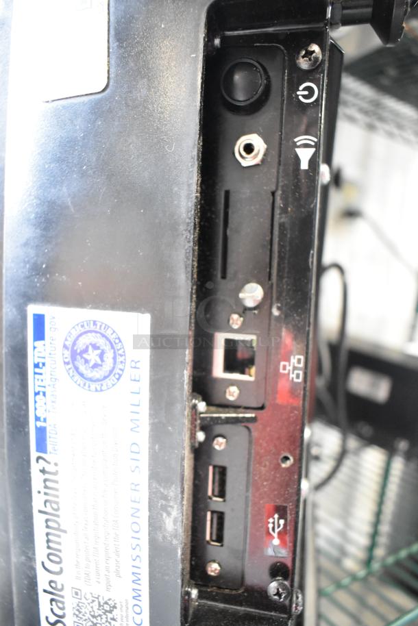 2017 Hobart HTi-7LH26 metal countertop scale with label printer ports, 120/208-240V, 1 Phase, tested and working.