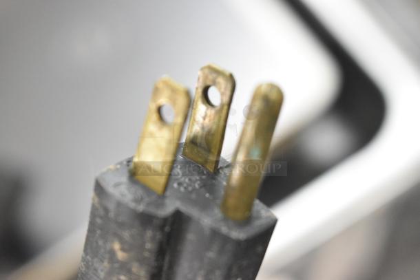 Close-up of a power plug for a Hobart HTi-7LH26 metal countertop scale. Missing plate. Tested and working.