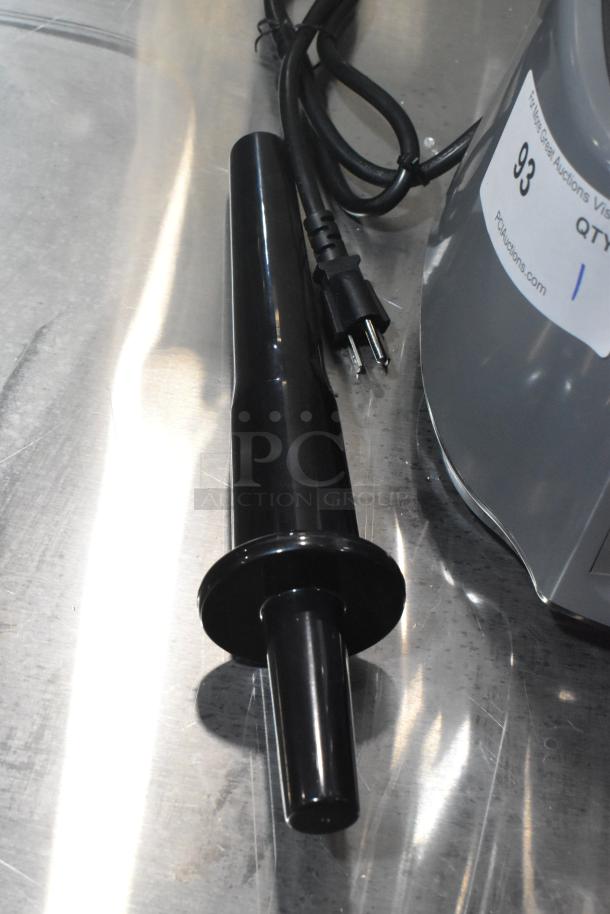 BRAND NEW SCRATCH AND DENT! AvaMix 928BL2K64 blender, 2 hp, keypad control, 64 oz. Tritan™ container. 120V, 1 Phase.