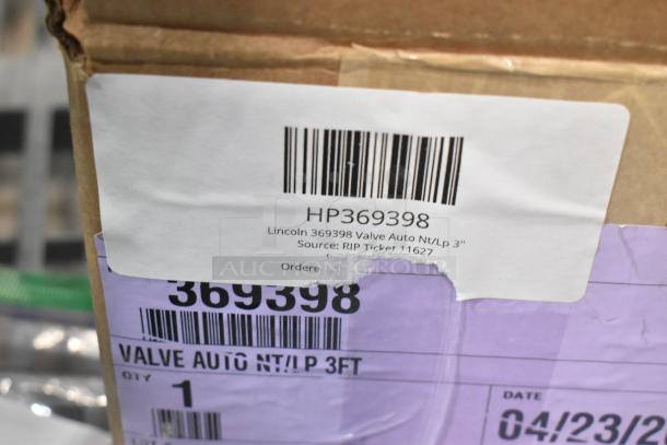 Box for Lincoln 369398 Valve Auto Nt/Lp 3''. Label shows model HP369398, order details, rip ticket source.