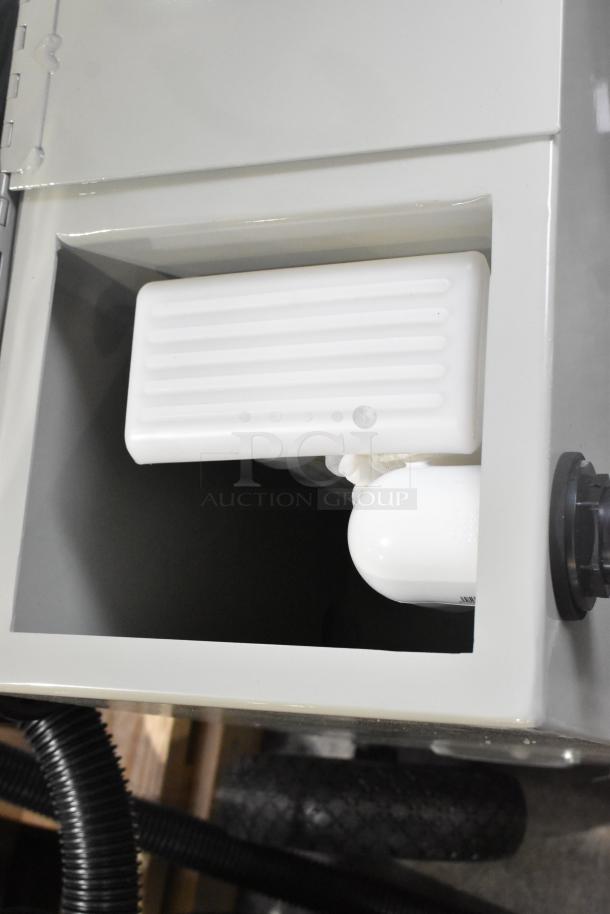 BRAND NEW Namco Scooter Cub 4115 Carpet Extractor, 6 Gallon, Missing Hose. Model MDR-9CP. 115 Volts, 1 Phase.