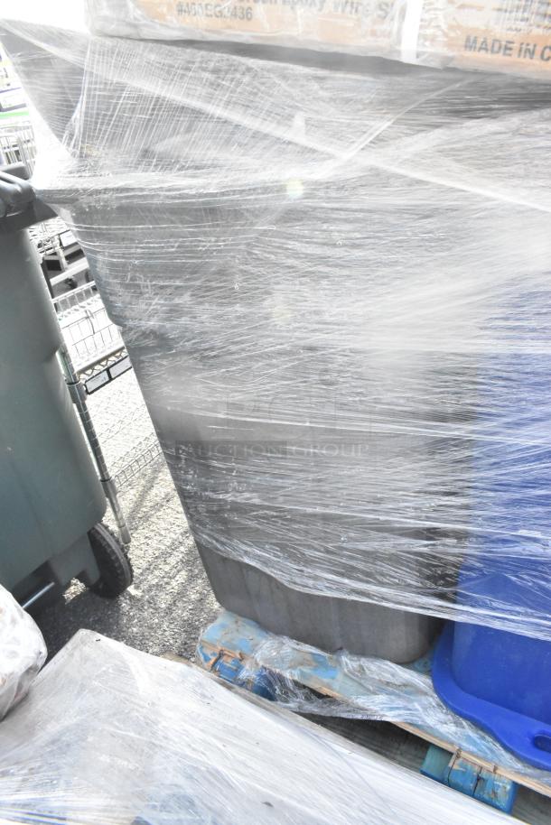 6 new scratch and dent items, including 460EG2436 Regency 24"x36" NSF green epoxy wire shelf and poly trash cans. Wrapped on pallet.