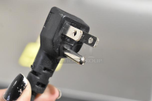 Plug of Vito Fryfilter VITO XM mobile fryer oil filter system for commercial use, 100-120V, 1 Phase. Brand new condition.