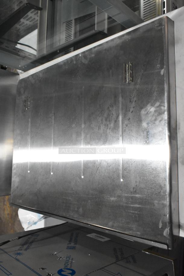 BRAND NEW Avantco 177FBF1824LP Fryer, 125 lb. capacity, stainless steel, propane, scratch and dent condition.