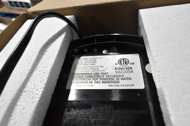 HomeCraft HCIT3BS 3-Quart Iced Coffee/Tea Brewing System; label shows model and safety instructions.