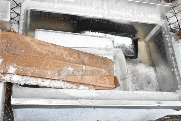 Regency 21"x30" underbar ice bin with 7 circuit post-mix cold plate, new, scratch and dent, includes bottle holders.