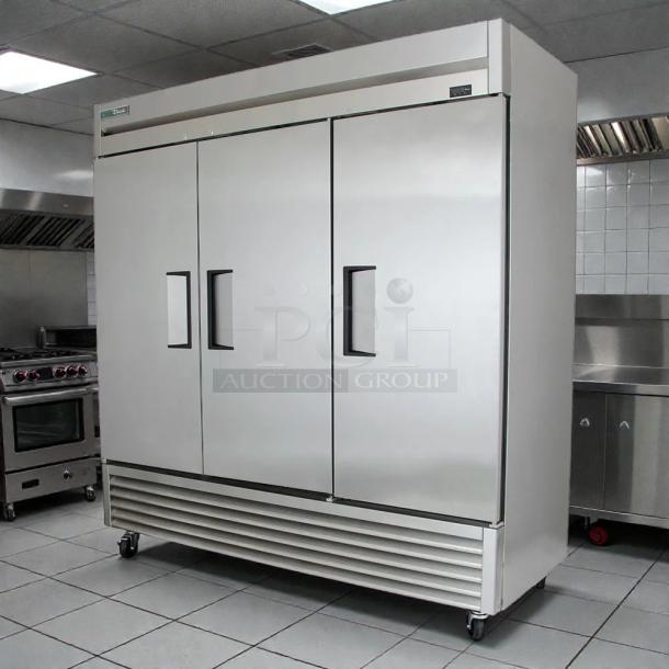True TS-72-HC refrigerator, three-section, solid doors, left/right hinge, 115v, great condition, 78.1" tall, tested.