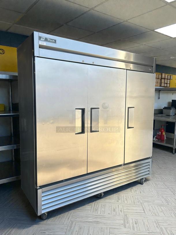 True TS-72-HC refrigerator, three-section, solid doors, left/right hinges, great condition, tested and working, 115v.