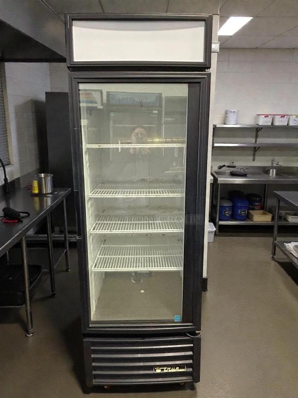 True GDM-23-HC~TSL01 27" glass door merchandiser, right hinge, black, excellent condition, tested, 115v.