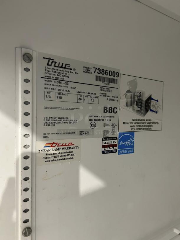 True GDM-23-HC~TSL01 merchandiser label, Energy Star, 115v, right hinge, black, excellent condition, 2-year lamp warranty.