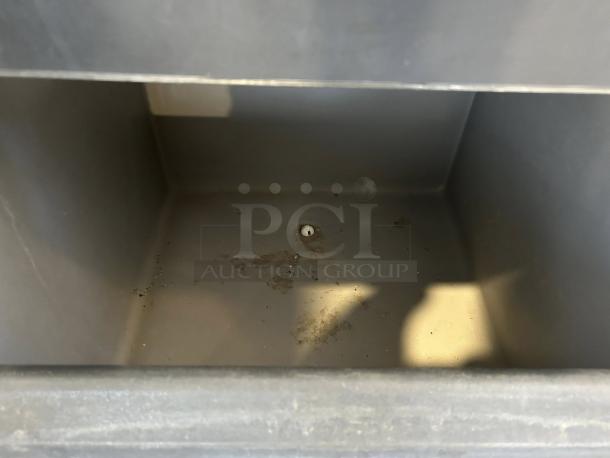 Blue Air Model BLMI-850A ice machine interior; visible wear. 850lb capacity, tested and working.