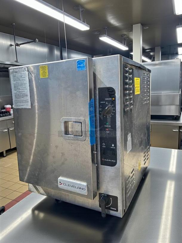 Cleveland 22CET6.1 SteamChef, excellent condition, 6-pan convection steamer, countertop, 208v/1ph, tested and working.