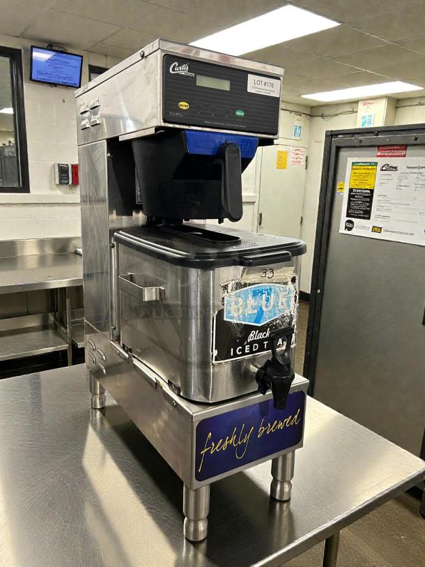 TRINITY 24" stainless steel worktop table, model TLS-1901, in great condition. Smooth surface, sturdy legs, suitable for kitchens.