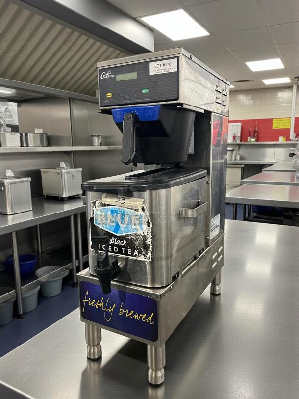 Trinity 24” stainless steel worktop table in great condition, model TLS-1901. Smooth surface, ideal for kitchen use.