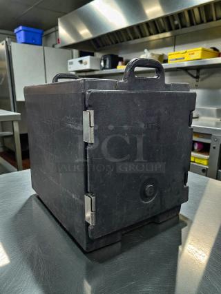Cambro UPC400110 insulated black food pan carrier in great condition, holds 5 pans, durable with visible handles and hinges.