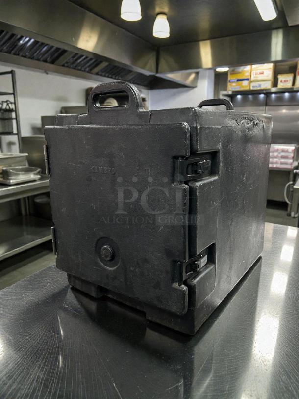 Cambro UPC400110 insulated food pan carrier, black, front loading, 5-pan capacity, great condition, durable latches.