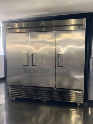 TRUE T-72 triple door commercial refrigerator in outstanding condition. Stainless steel, 115V, fully tested and working.