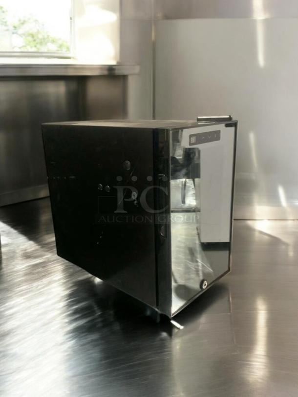 Refined Condition Foshan KESN MC-18 glass-door cooler, 220V, tested, compact design, sleek look, ideal for efficient cooling.