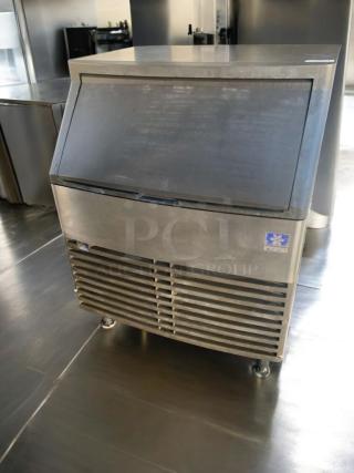 Manitowoc QD0272A ice maker with storage bin, 115V, excellent condition, fully tested and working.