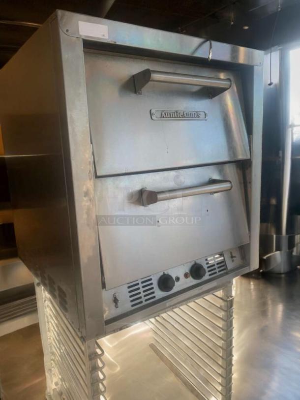 Auntie Anne’s double deck electric oven in prime condition. Stainless steel, with control knobs. Fully tested and working.