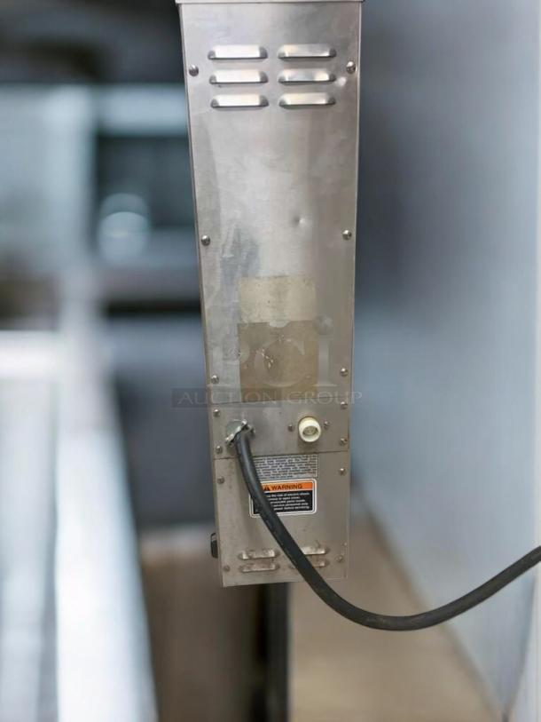 BUNN H5X hot water dispenser, stainless steel, element 208V 4000W, excellent condition, visible warning label on back.