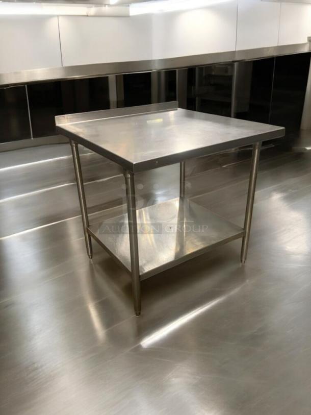 Stainless steel work table with undershelf, great condition, unbranded, commercial use, fully tested and ready.