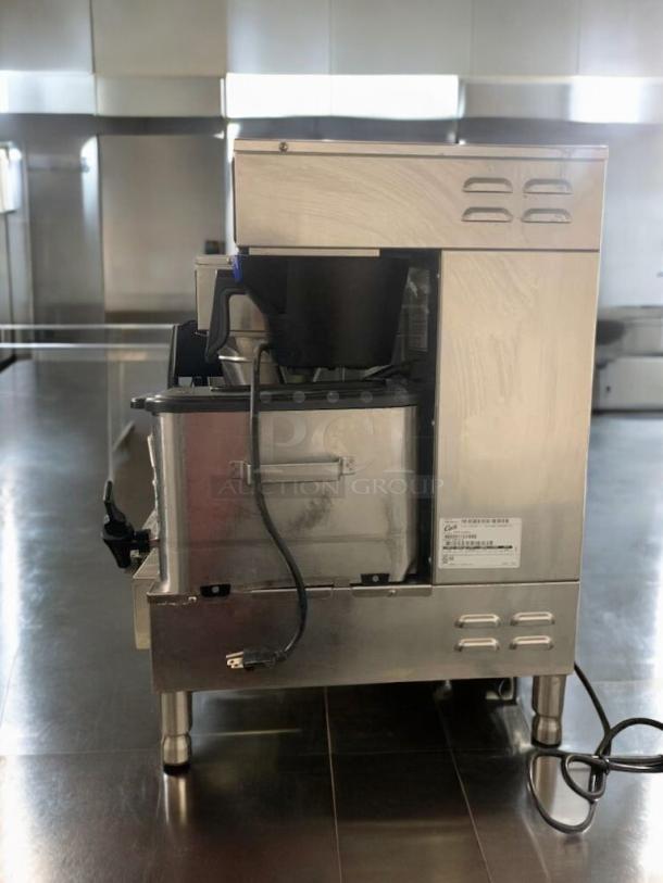 Wilbur Curtis FTT310000 commercial iced tea brewer, excellent condition, stainless steel, 120V, fully tested and functional.