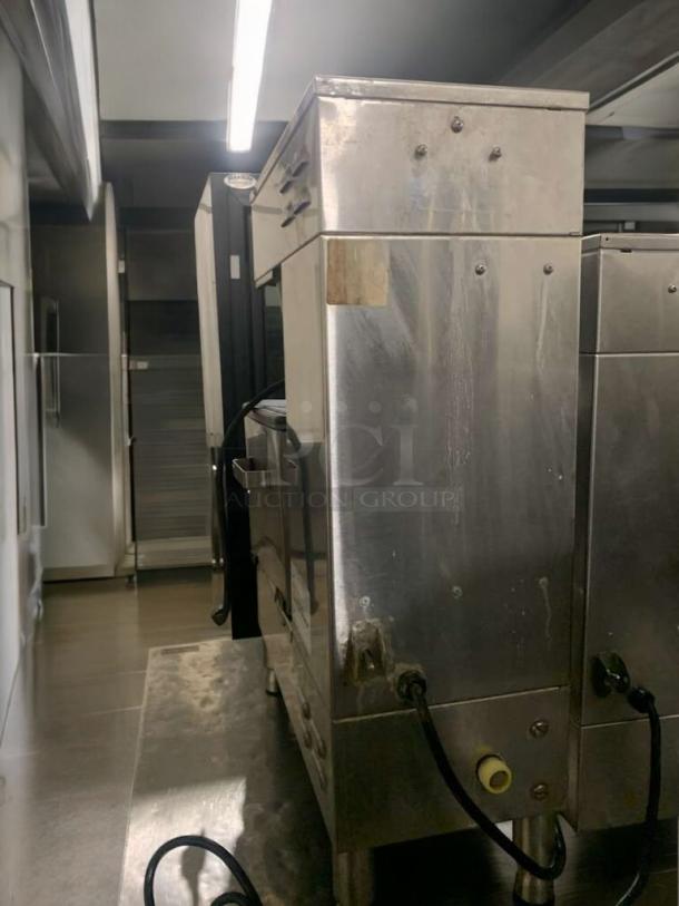 Exceptional condition Curtis FTT310000 commercial iced tea brewer. Fully tested, 120V, stainless steel, Wilbur Curtis Co.