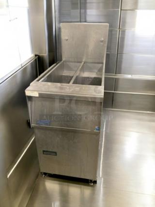 Pitco SG14T commercial gas deep fryer in great condition, natural gas, fully tested and working, stainless steel exterior.