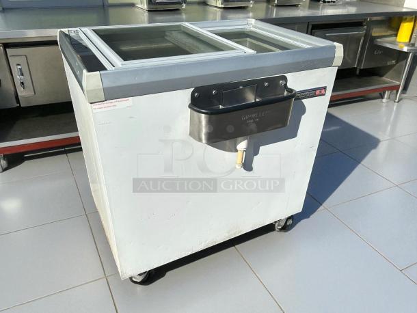 Kelvinator Model IK273 36” ice cream dipping cabinet with dipping well, perfect condition, 115v, tested and working.