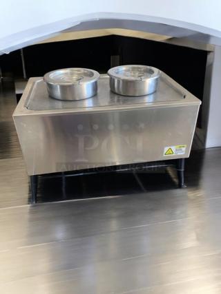 Winco Food Warmer, model with double round insets, stainless steel, 120V, great condition, fully tested and working.