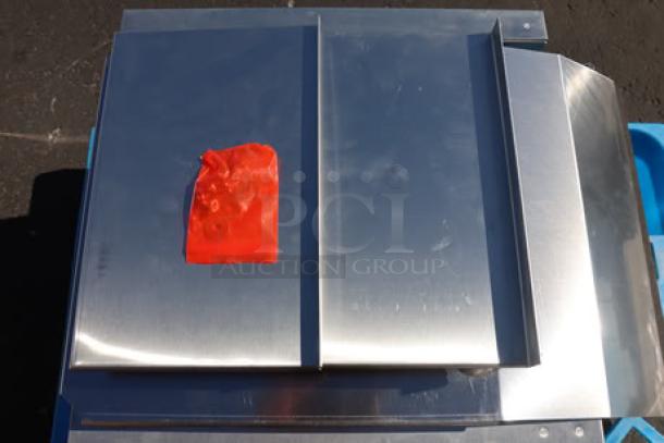 Brand new Vollrath CT4H-208950 conveyor toaster, stainless steel, 1 1/2"-3" opening, 208V, 3600W, minor exterior dent.