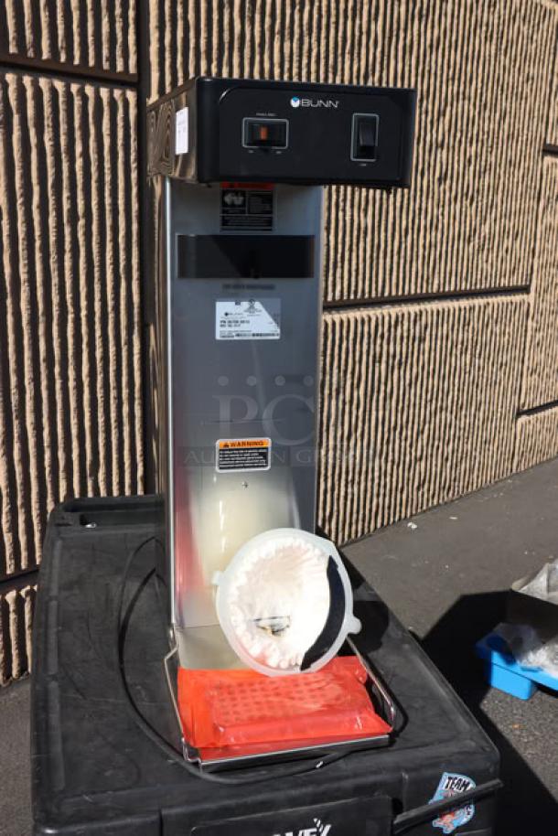 Brand new Bunn 36700.0013 TB3Q 3-gallon iced tea brewer with Quickbrew. Scratch-n-dent condition. 120V, 14.4A, 1 phase, 1,730W. S/N: TU00368508.