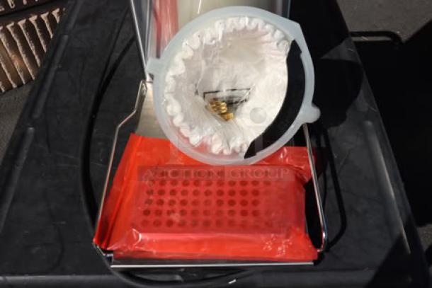 Bunn 36700.0013 TB3Q 3-Gallon Iced Tea Brewer, new scratch-n-dent condition, includes filter holder and drip tray.