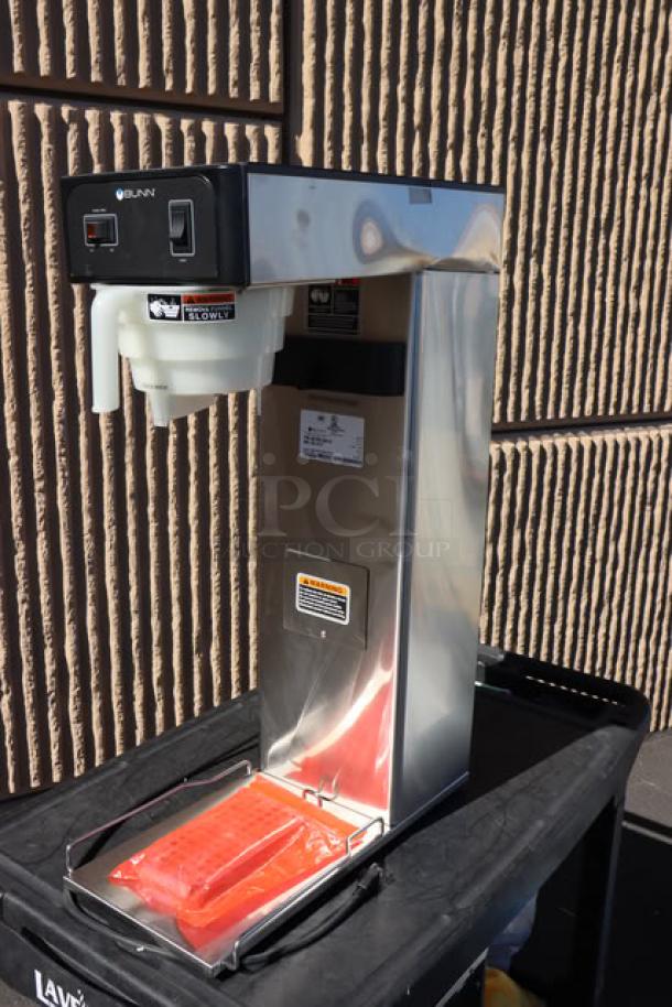 Brand new Bunn 36700.0013 TB3Q 3-gallon iced tea brewer. Quickbrew model, 120V, 14.4A, 1,730W. Serial: TU00368508.